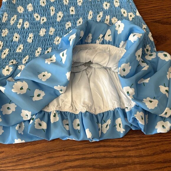 NWT LeLe Floral Ruffle Mini Dress Blue Size Medium Sweetheart Neckline Smocked - Picture 13 of 16